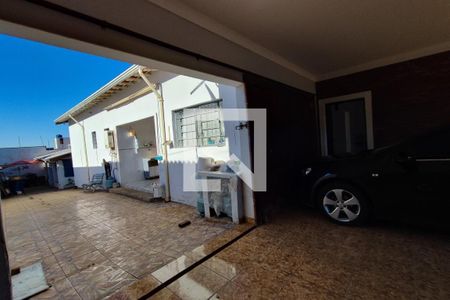 Casa à venda com 174m², 4 quartos e 6 vagasQuintal - Garagem