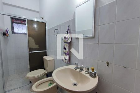 Casa à venda com 174m², 4 quartos e 6 vagasEdícula - Banheiro