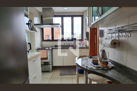 Apartamento à venda com 101m², 3 quartos e 2 vagas Apartamento à venda com 101m², 3 quartos e 2 vagasCozinha