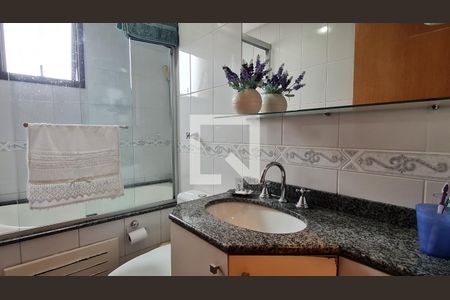 Apartamento à venda com 101m², 3 quartos e 2 vagas Apartamento à venda com 101m², 3 quartos e 2 vagasBanheiro