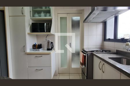 Apartamento à venda com 101m², 3 quartos e 2 vagas Apartamento à venda com 101m², 3 quartos e 2 vagasCozinha