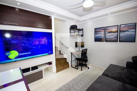 Sala de casa de condomínio à venda com 2 quartos, 59m² em Jardim Guairaca, São Paulo