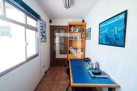 Casa à venda com 147m², 3 quartos e 2 vagas Casa à venda com 147m², 3 quartos e 2 vagasEscritório