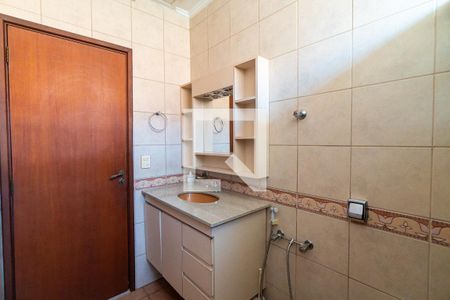 Casa à venda com 147m², 3 quartos e 2 vagas Casa à venda com 147m², 3 quartos e 2 vagasBanheiro Social