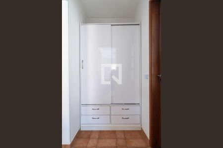 Casa à venda com 147m², 3 quartos e 2 vagas Casa à venda com 147m², 3 quartos e 2 vagasCloset da Suíte