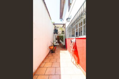 Casa à venda com 147m², 3 quartos e 2 vagas Casa à venda com 147m², 3 quartos e 2 vagasÁrea Externa