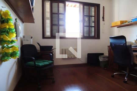 Casa à venda com 325m², 3 quartos e 2 vagasQuarto 3