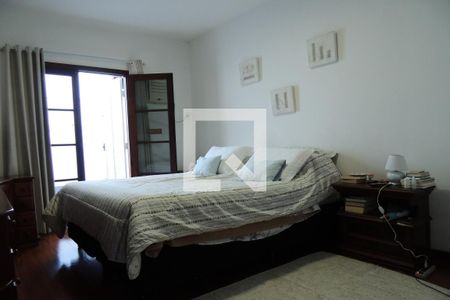 Casa à venda com 325m², 3 quartos e 2 vagasQuarto Suíte