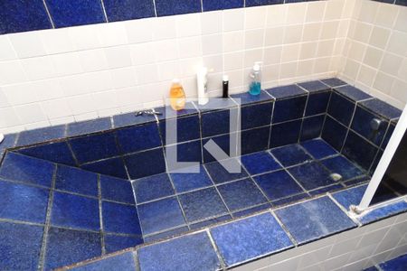 Casa à venda com 325m², 3 quartos e 2 vagasBanheiro Social