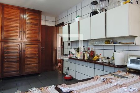 Casa à venda com 325m², 3 quartos e 2 vagasCozinha