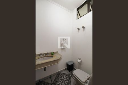 Casa à venda com 354m², 3 quartos e 2 vagasBanheiro de serviço