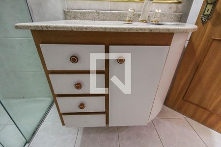 Casa à venda com 354m², 3 quartos e 2 vagasBanheiro da Suíte 2