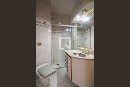 Casa à venda com 354m², 3 quartos e 2 vagasBanheiro da Suíte 2