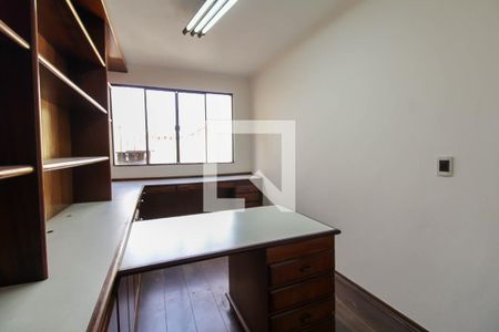 Casa à venda com 354m², 3 quartos e 2 vagasEscritório