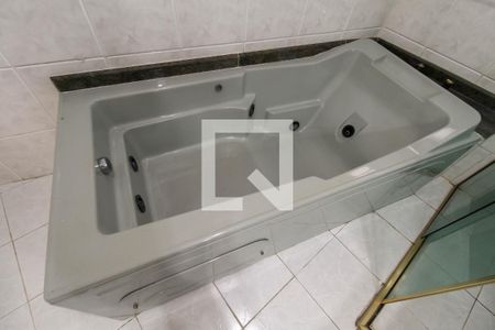 Casa à venda com 354m², 3 quartos e 2 vagasBanheiro da suíte 1
