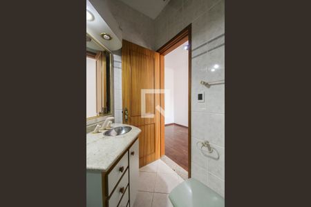 Casa à venda com 354m², 3 quartos e 2 vagasBanheiro da Suíte 2