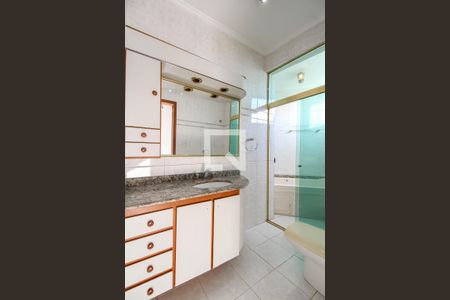 Casa à venda com 354m², 3 quartos e 2 vagasBanheiro da Suíte 3