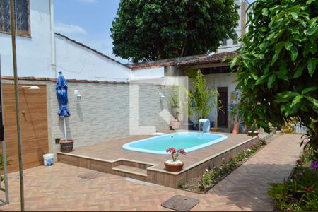 Casa à venda com 125m², 3 quartos e 2 vagas Casa à venda com 125m², 3 quartos e 2 vagasPiscina