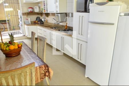 Casa à venda com 125m², 3 quartos e 2 vagas Casa à venda com 125m², 3 quartos e 2 vagasCozinha