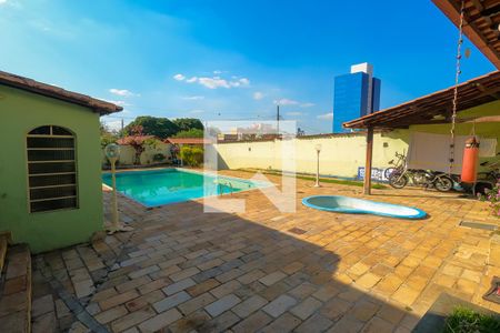 Casa à venda com 360m², 2 quartos e 1 vaga Casa à venda com 360m², 2 quartos e 1 vagaPiscina