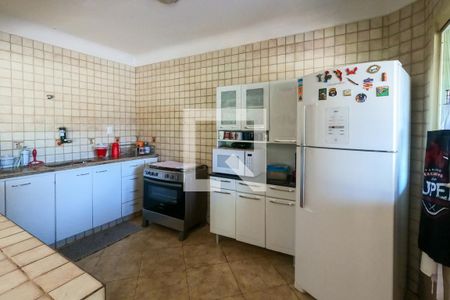 Casa à venda com 360m², 2 quartos e 1 vaga Casa à venda com 360m², 2 quartos e 1 vagaCozinha