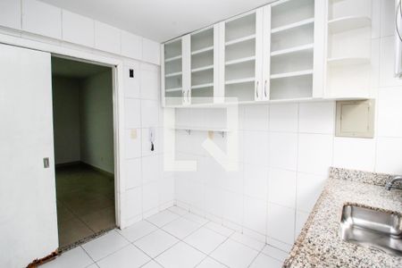 Apartamento à venda com 98m², 3 quartos e 2 vagas Apartamento à venda com 98m², 3 quartos e 2 vagasCozinha