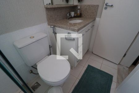 Banheiro da Suíte de kitnet/studio para alugar com 1 quarto, 60m² em Centro, Uberlândia