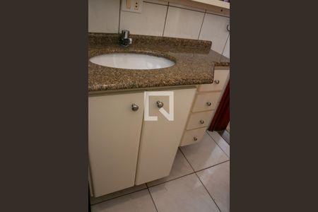 Apartamento à venda com 71m², 2 quartos e 2 vagasBanheiro 1