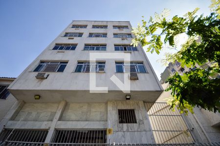 Apartamento à venda com 80m², 2 quartos e sem vaga Apartamento à venda com 80m², 2 quartos e sem vagaFachada