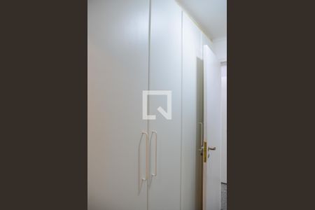 Apartamento à venda com 326m², 3 quartos e 3 vagas Apartamento à venda com 326m², 3 quartos e 3 vagasQuarto de Serviço