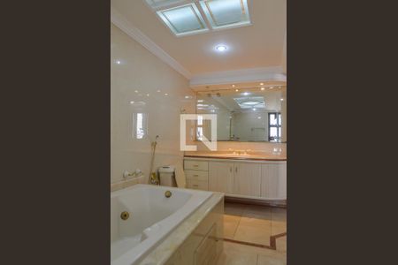 Apartamento à venda com 326m², 3 quartos e 3 vagas Apartamento à venda com 326m², 3 quartos e 3 vagasBanheiro da Suíte