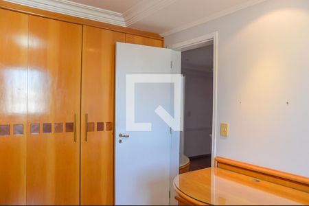 Apartamento à venda com 326m², 3 quartos e 3 vagas Apartamento à venda com 326m², 3 quartos e 3 vagasQuarto 2