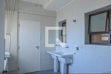 Apartamento à venda com 326m², 3 quartos e 3 vagas Apartamento à venda com 326m², 3 quartos e 3 vagasÁrea de Serviço