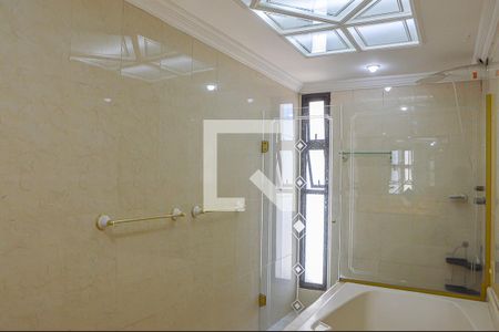 Apartamento à venda com 326m², 3 quartos e 3 vagas Apartamento à venda com 326m², 3 quartos e 3 vagasBanheiro da Suíte