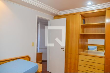 Apartamento à venda com 326m², 3 quartos e 3 vagas Apartamento à venda com 326m², 3 quartos e 3 vagasQuarto 1