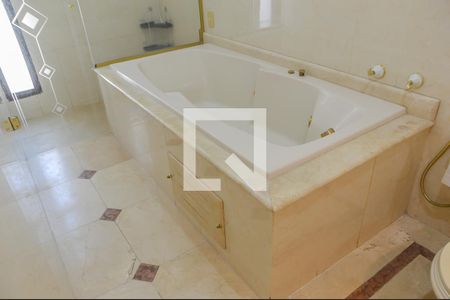 Apartamento à venda com 326m², 3 quartos e 3 vagas Apartamento à venda com 326m², 3 quartos e 3 vagasBanheiro da Suíte