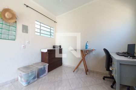 Casa à venda com 170m², 4 quartos e 1 vaga Casa à venda com 170m², 4 quartos e 1 vagaQuarto de Serviço