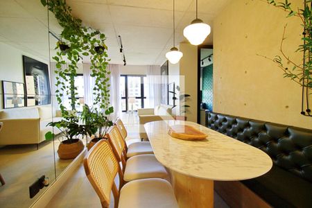Sala de apartamento à venda com 2 quartos, 70m² em Vila Suzana, São Paulo