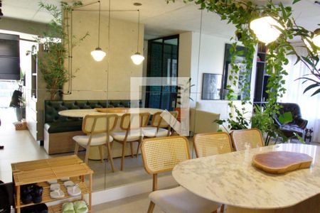 Sala de apartamento à venda com 2 quartos, 70m² em Vila Suzana, São Paulo