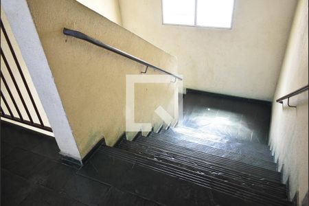 Apartamento para alugar com 52m², 2 quartos e 1 vagaEscada