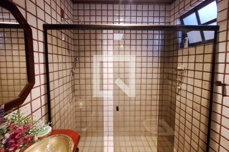 Casa para alugar com 556m², 3 quartos e 2 vagas Casa para alugar com 556m², 3 quartos e 2 vagasBanheiro da Suíte 1