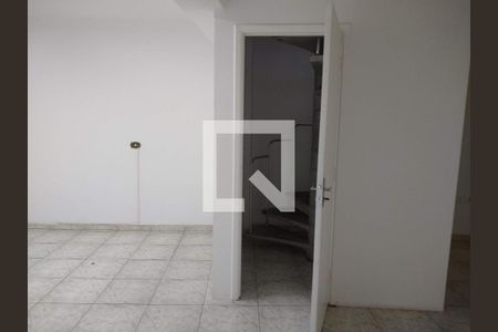 Casa à venda com 200m², 1 quarto e sem vaga