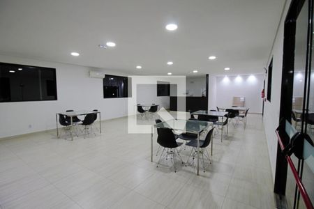 Apartamento à venda com 44m², 2 quartos e 1 vaga Apartamento à venda com 44m², 2 quartos e 1 vagaÁrea comum - Salão de festas