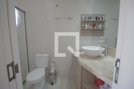 Casa de condomínio para alugar com 138m², 3 quartos e 4 vagasBanheiro da Suíte