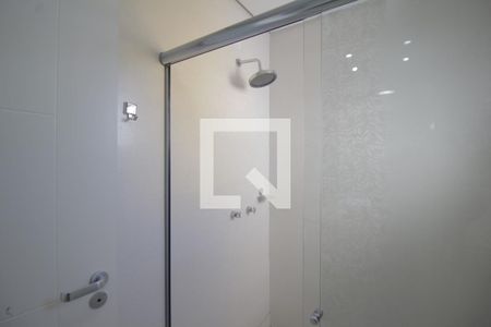 Casa de condomínio para alugar com 138m², 3 quartos e 4 vagasBanheiro da Suíte