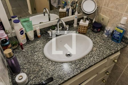 Apartamento à venda com 81m², 3 quartos e sem vaga Apartamento à venda com 81m², 3 quartos e sem vagaBanheiro Social