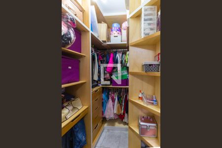 Apartamento à venda com 105m², 3 quartos e 2 vagas Apartamento à venda com 105m², 3 quartos e 2 vagasCloset Quarto 3