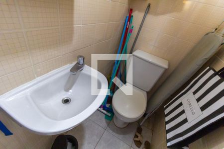 Apartamento à venda com 105m², 3 quartos e 2 vagas Apartamento à venda com 105m², 3 quartos e 2 vagasBanheiro de Serviço