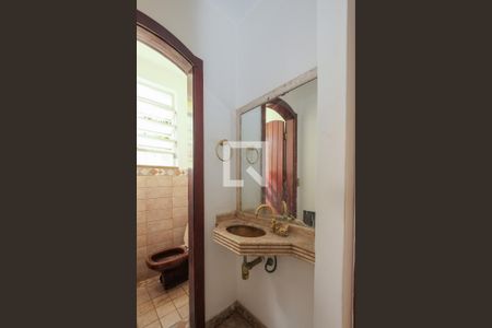 Casa à venda com 210m², 3 quartos e 1 vaga Casa à venda com 210m², 3 quartos e 1 vagaBanheiro Corredor