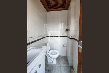 Casa à venda com 210m², 3 quartos e 1 vaga Casa à venda com 210m², 3 quartos e 1 vagaBanheiro Corredor